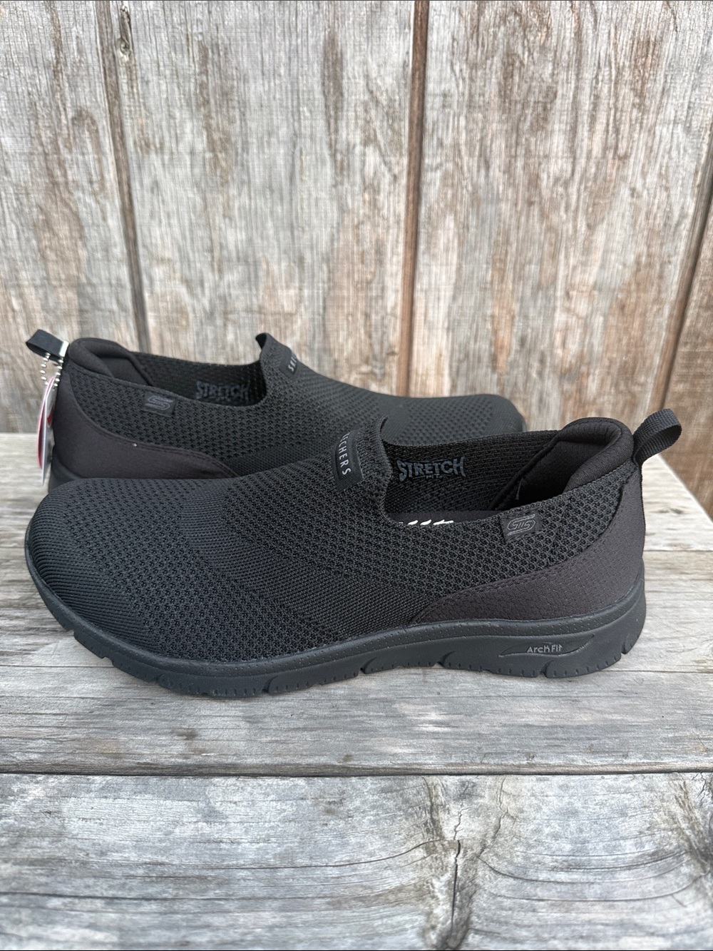 Skechers Black ARCH FIT REFINE 2.0 CASCADE “Don’t Go” WOMENS 9.5 Air-Cooled Shoe